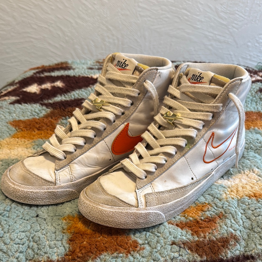 Nike Womens Blazer Mid '77 Se 'First Use' High Top Sneakers